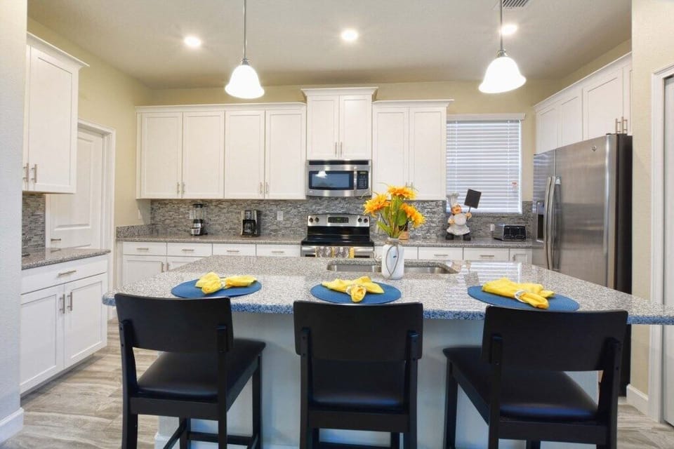 House, 5 Bedrooms | Private kitchen | Dishwasher