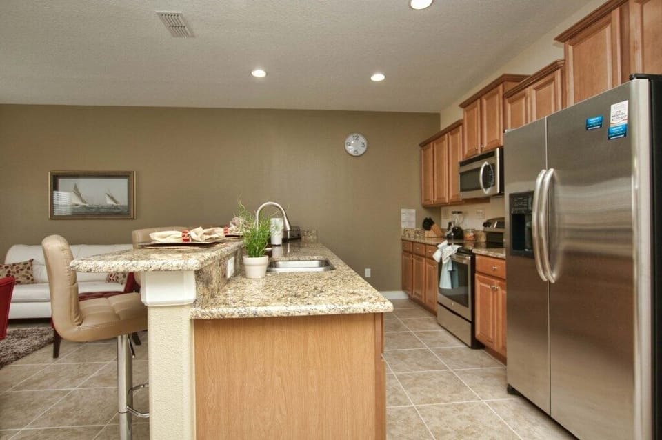 Townhome, 4 Bedrooms | Private kitchen | Paper towels
