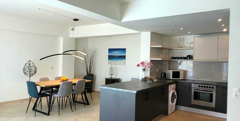 Villa, 4 Bedrooms, Smoking, Private Pool | Dining room