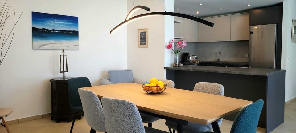 Villa, 4 Bedrooms, Smoking, Private Pool | Dining room