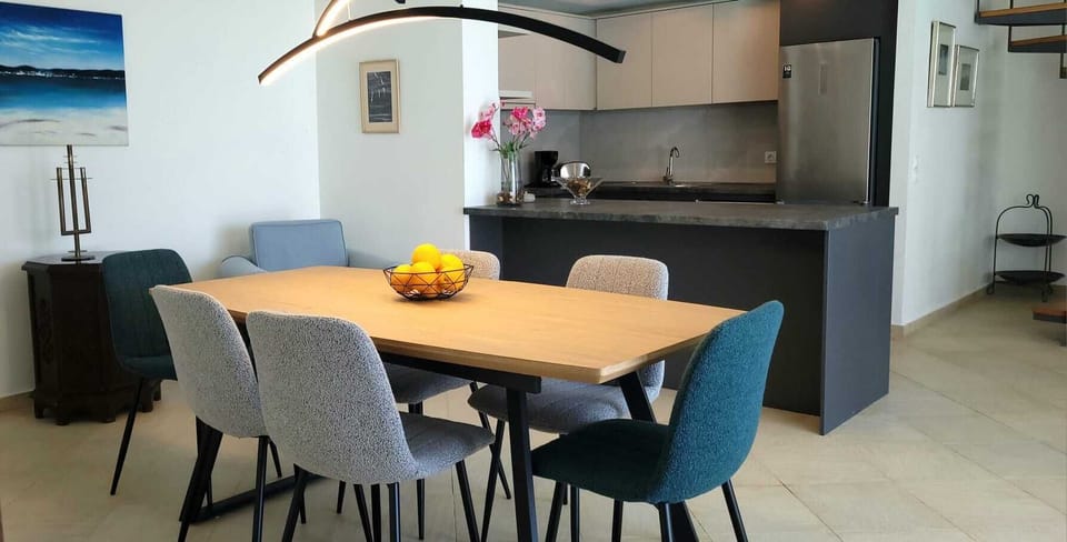 Villa, 4 Bedrooms, Smoking, Private Pool | Dining room