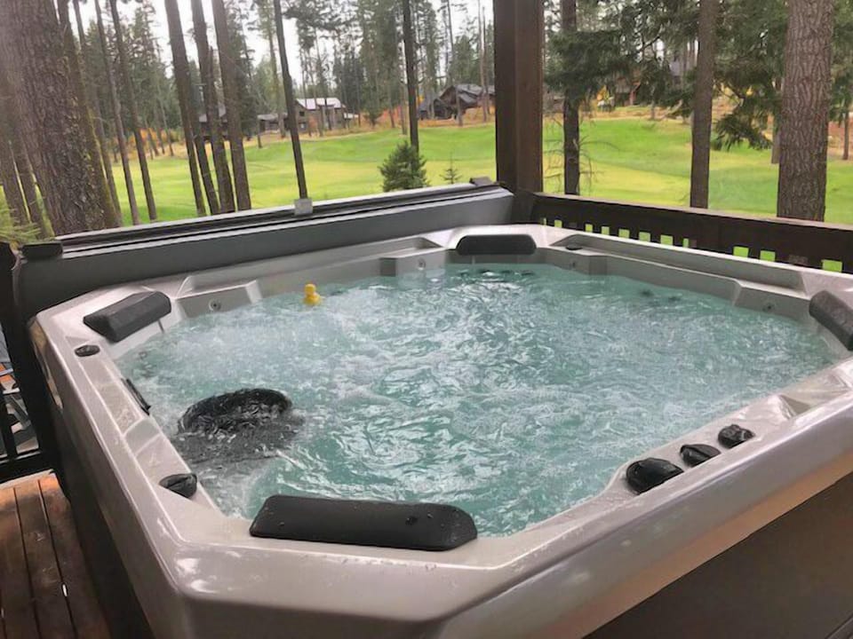 New Hot Tub overlooking the golf course. (Installed 10/19/20)