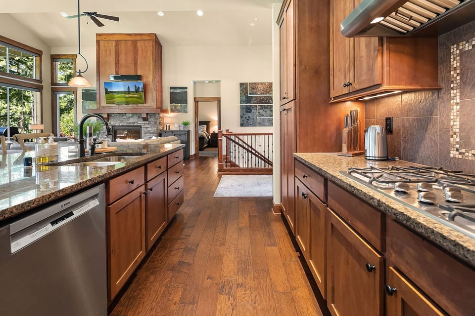 Bootjack Inn - Granite counters, stainless appliances, and a gas cooktop.