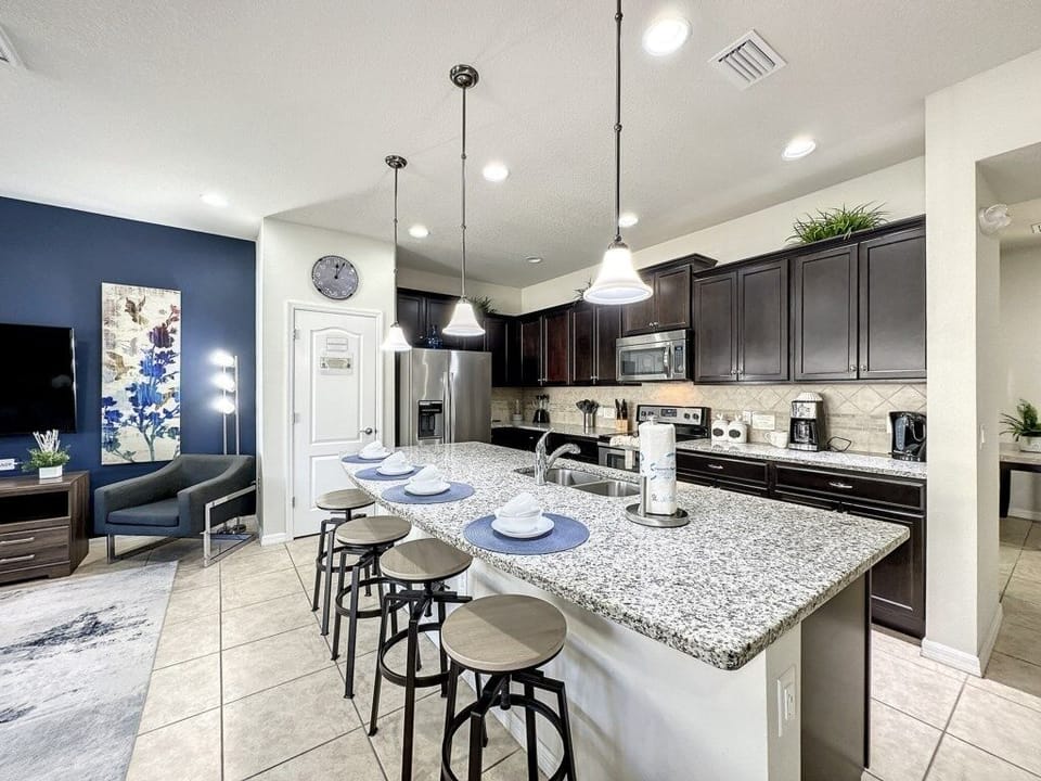 Townhome, 5 Bedrooms | Private kitchen | Microwave, dishwasher, highchair, paper towels