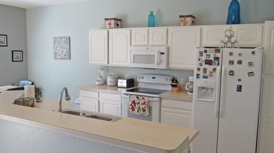 Villa, 5 Bedrooms | Private kitchen | Highchair, dining tables