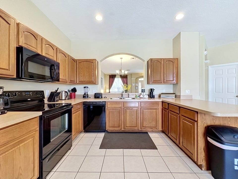 Villa, 6 Bedrooms | Private kitchen