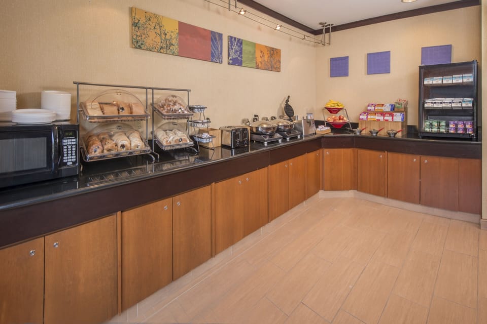 Free daily buffet breakfast