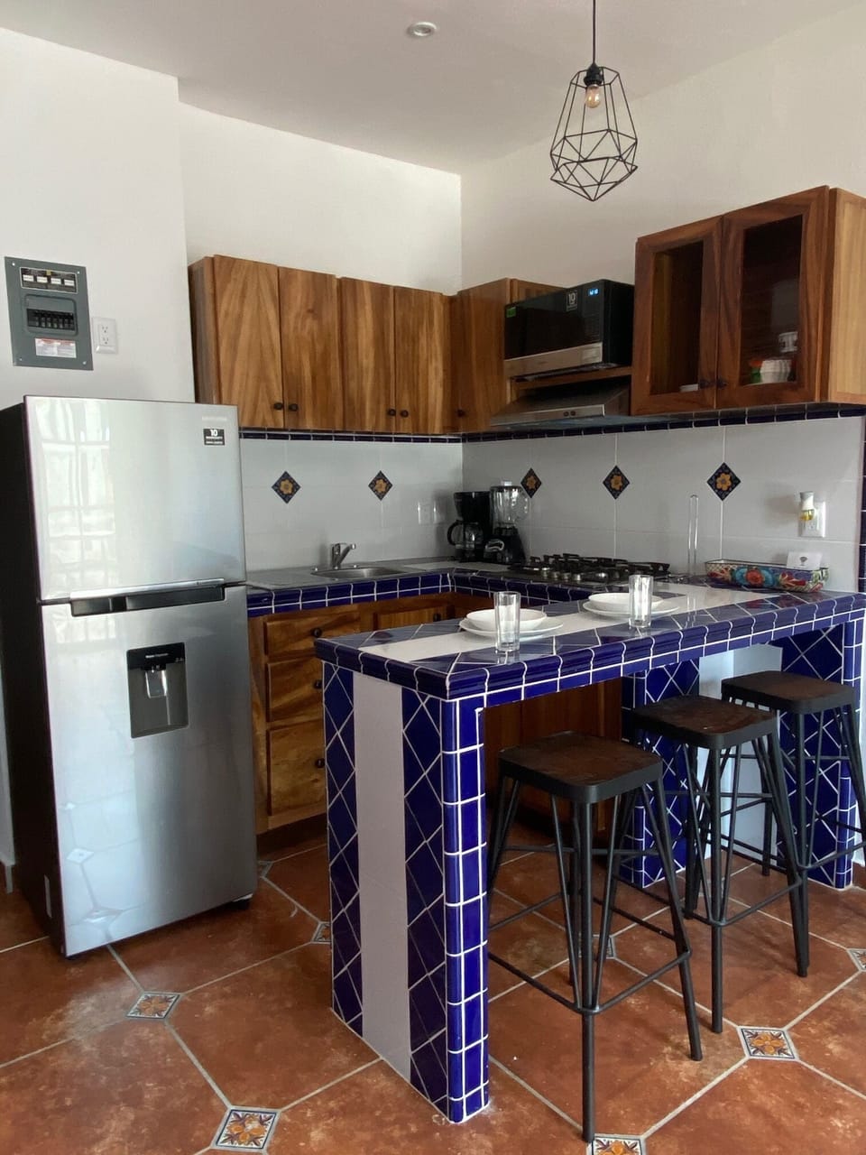 fully equipped kitchenette