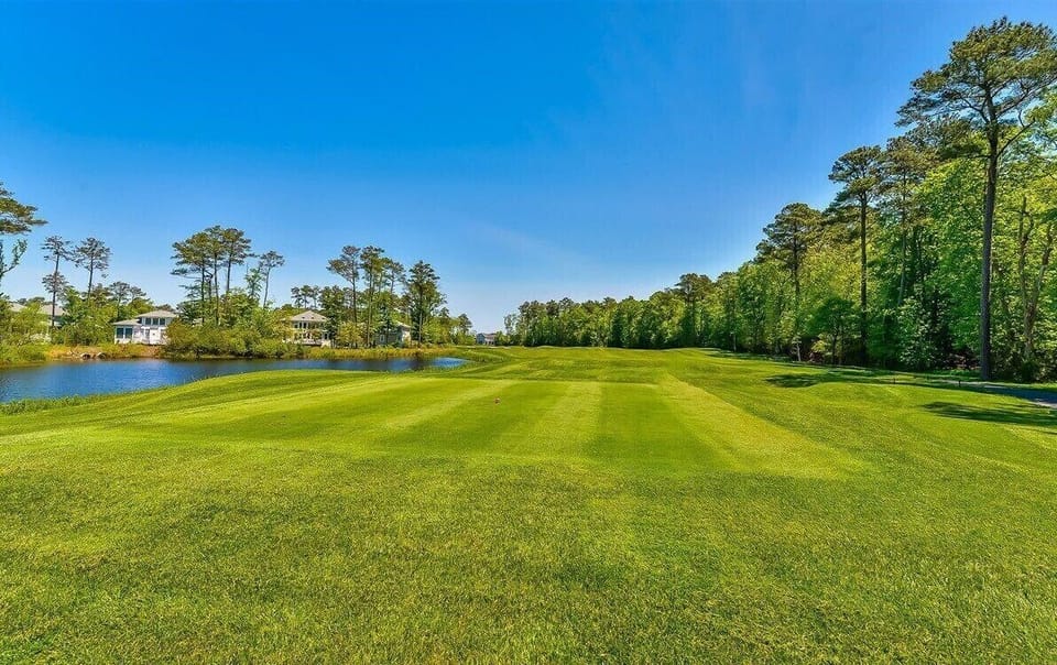 Golf course within community - open to public