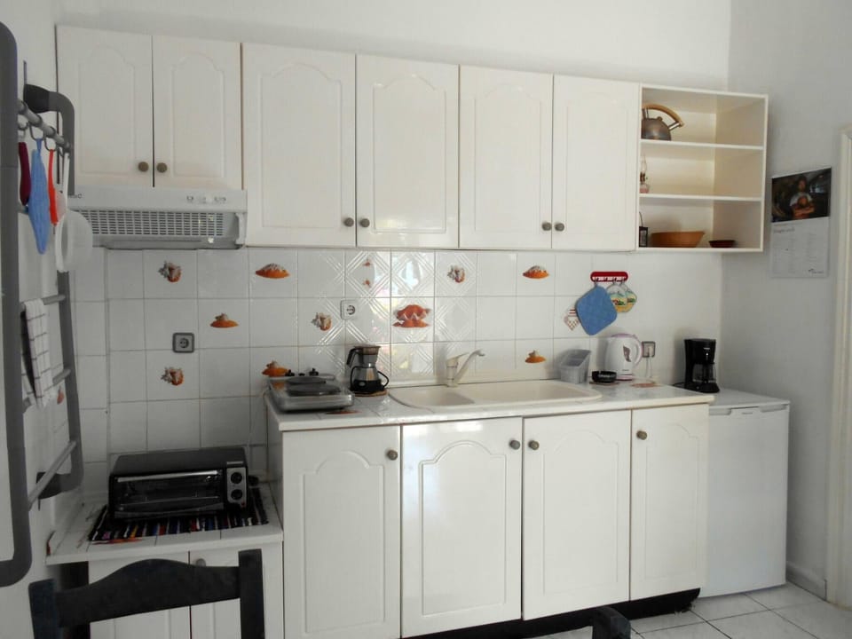 Apartment, 1 Bedroom, Patio, Garden View | Interior