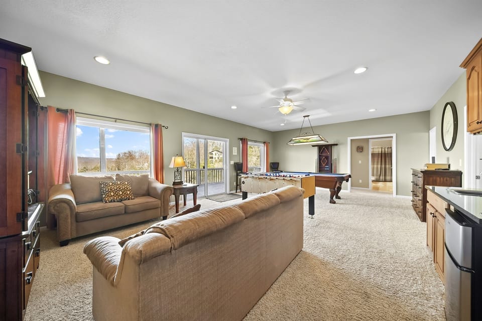 Lower-level TV & game room
