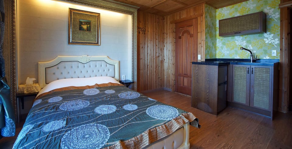 Ocean View | Individually decorated, laptop workspace, free WiFi