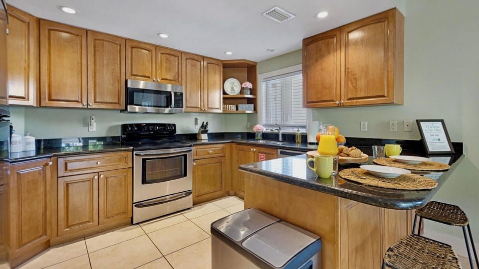 The kicthen is fully equipped with all of the tools and appliances needed...