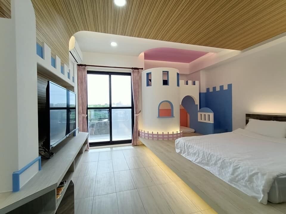 Double Room | Blackout drapes, free WiFi, bed sheets