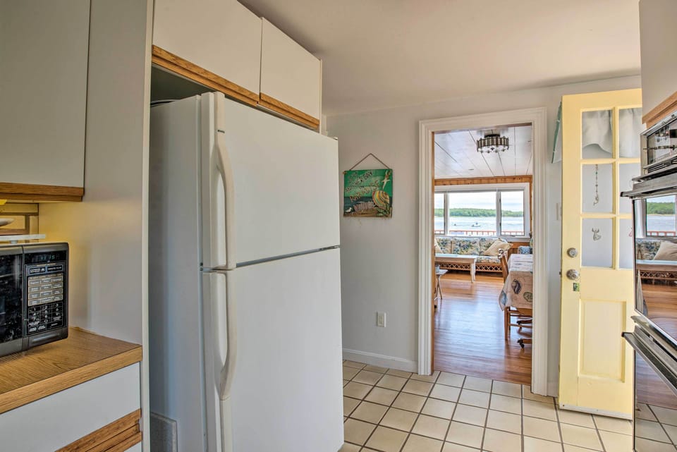 Well-Equipped Kitchen