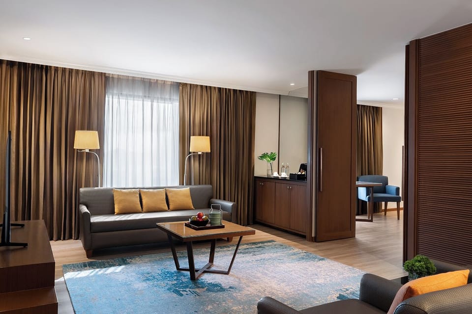 1 Bedroom Suite with Exclusive Benefits | Minibar, in-room safe, desk, laptop workspace