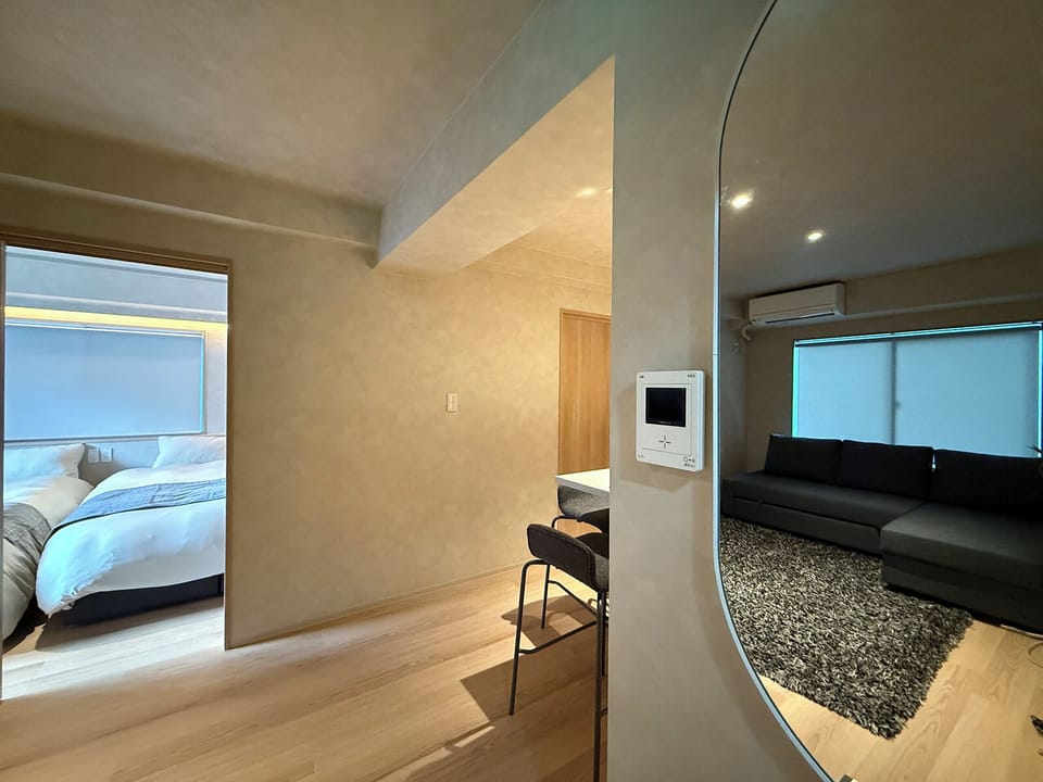 Premium Condo, 3 Bedrooms, Kitchen (401) | Individually decorated, individually furnished, desk, laptop workspace