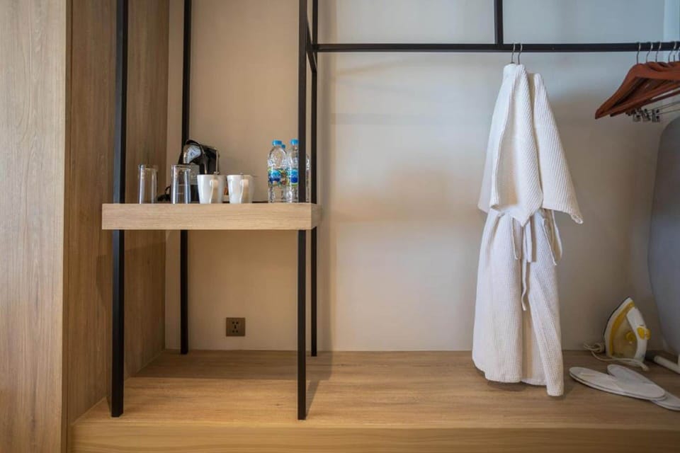 Beachfront Premier Room | In-room safe, individually decorated, individually furnished, desk