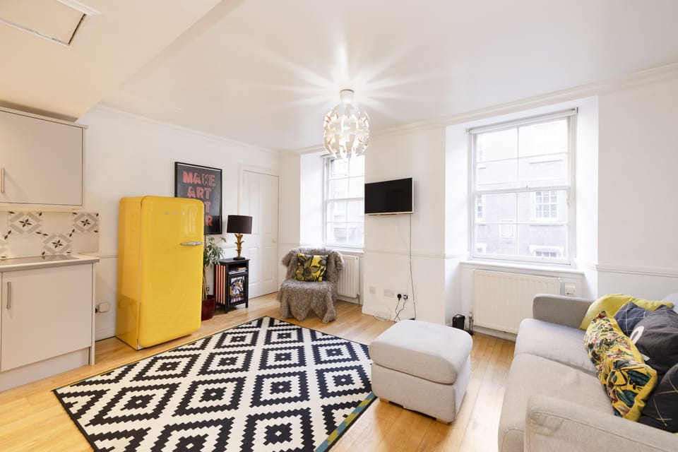 Apartment | Living area | TV