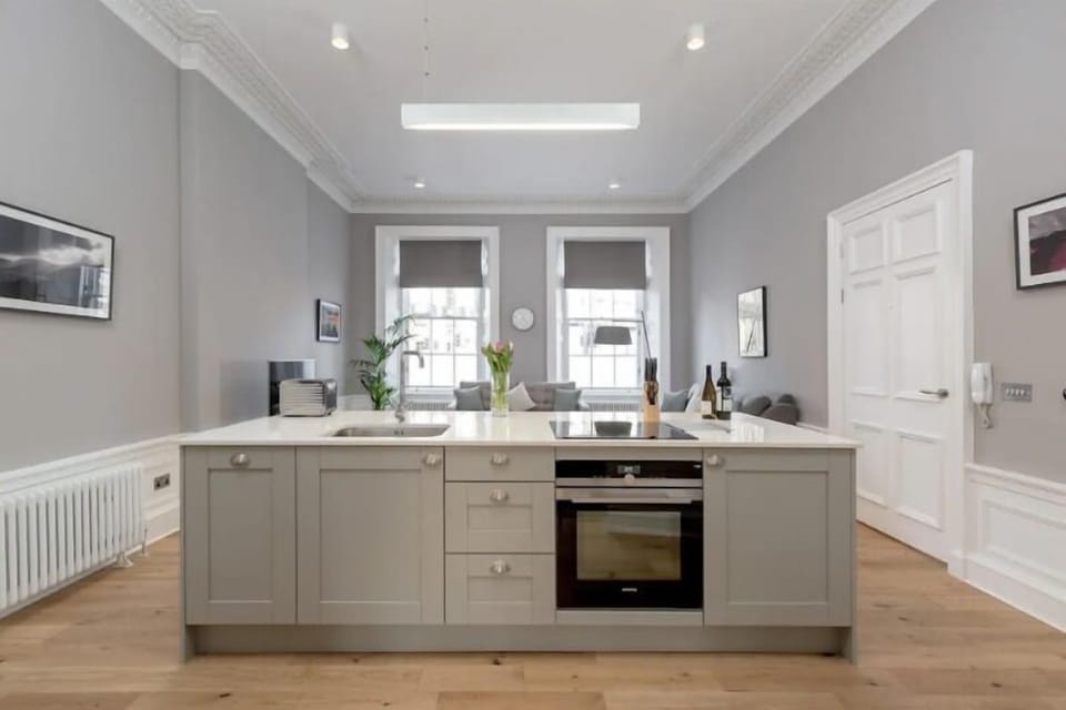 Apartment | Private kitchen | Fridge, microwave, oven, stovetop