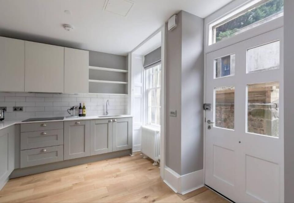 Apartment | Private kitchen | Fridge, microwave, oven, stovetop