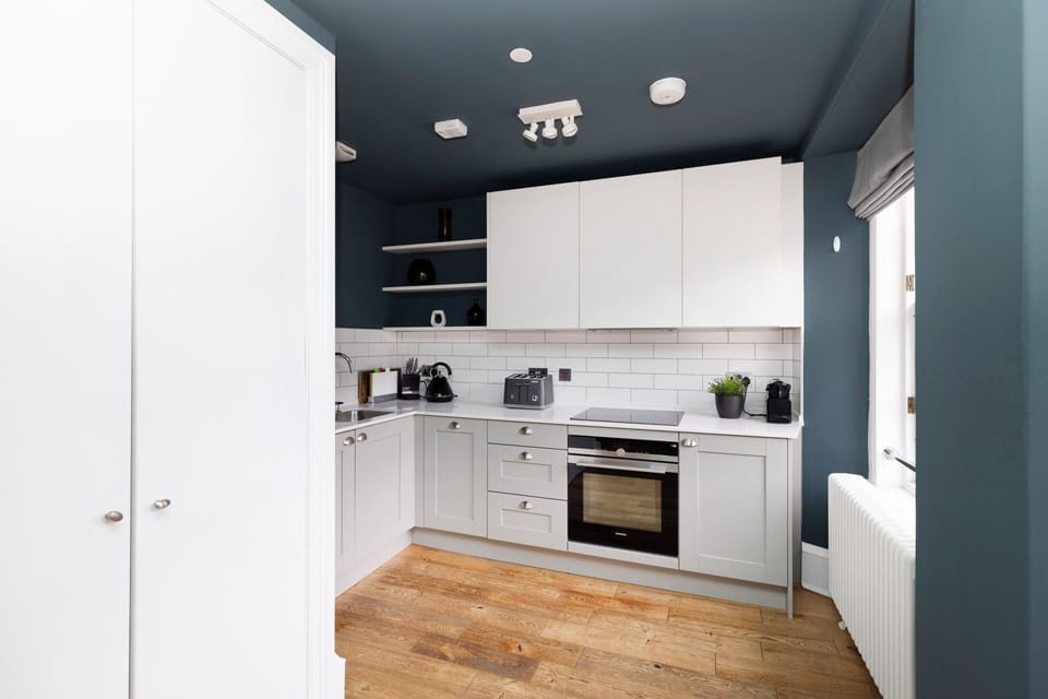 Apartment | 2 bedrooms, iron/ironing board, free cribs/infant beds, free WiFi