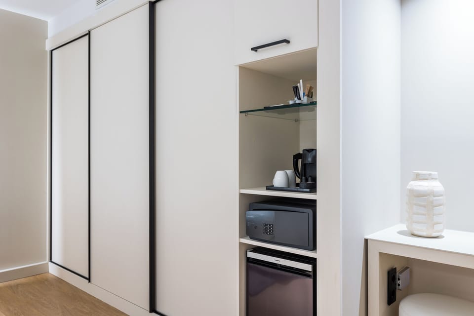 Junior Studio Suite | Premium bedding, down comforters, pillowtop beds, minibar