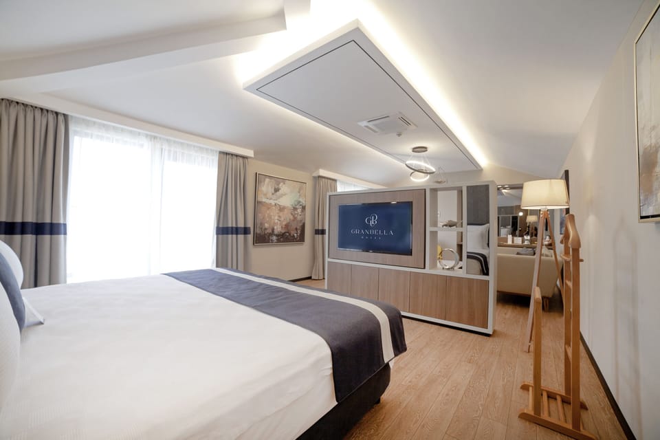 Luxury Studio Suite, Terrace, City View | Terrace/patio