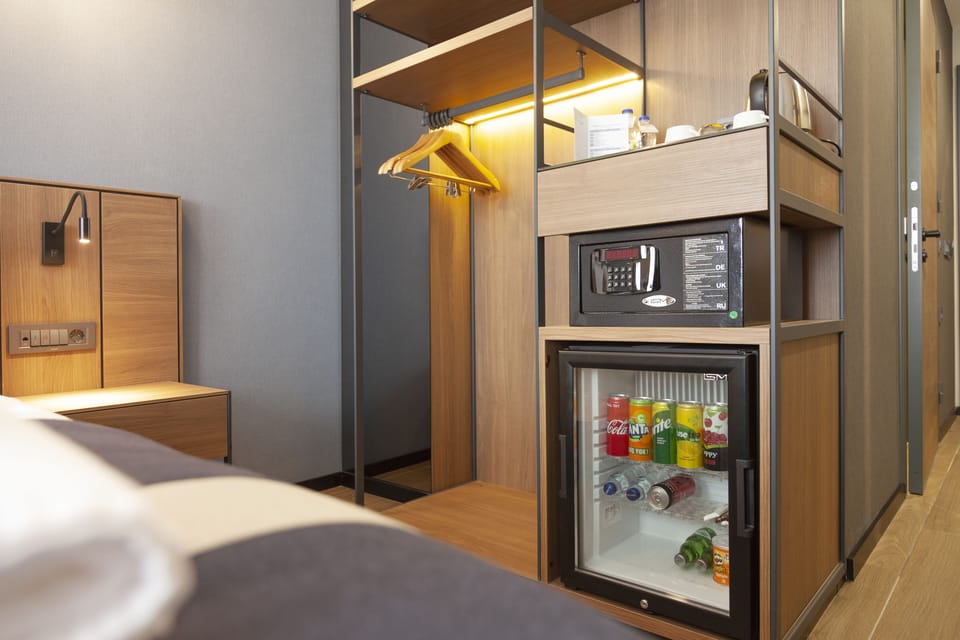 Hypo-allergenic bedding available, memory foam beds, minibar, desk