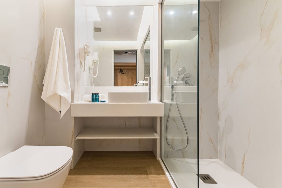 Bathroom shower