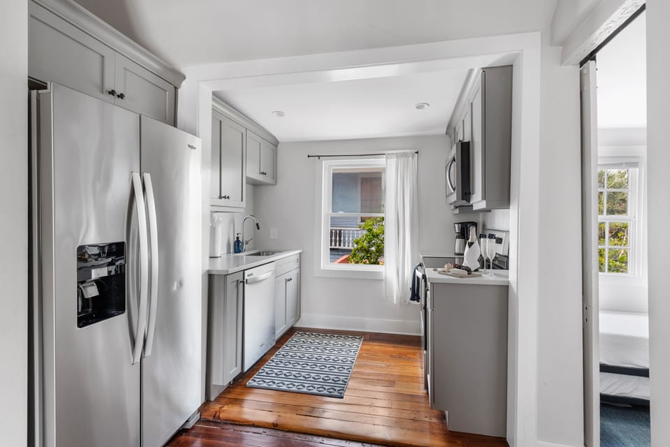 Fully Stocked Kitchen w/ Stainless Steel Appliances