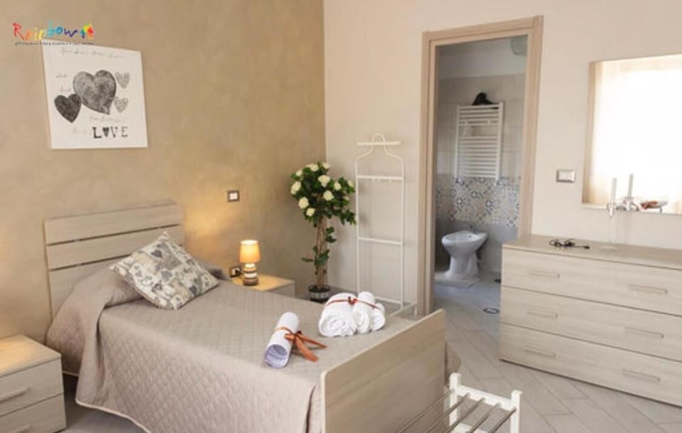 Individually decorated, free WiFi, bed sheets