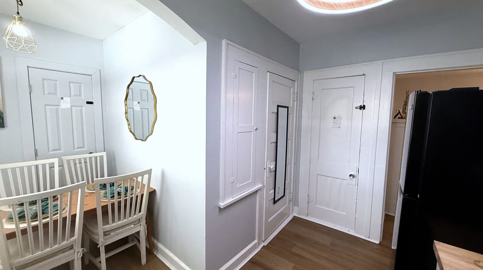 Dining area off kitchen