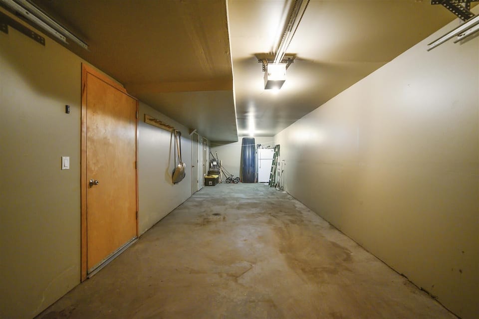 LG736D Private Garage