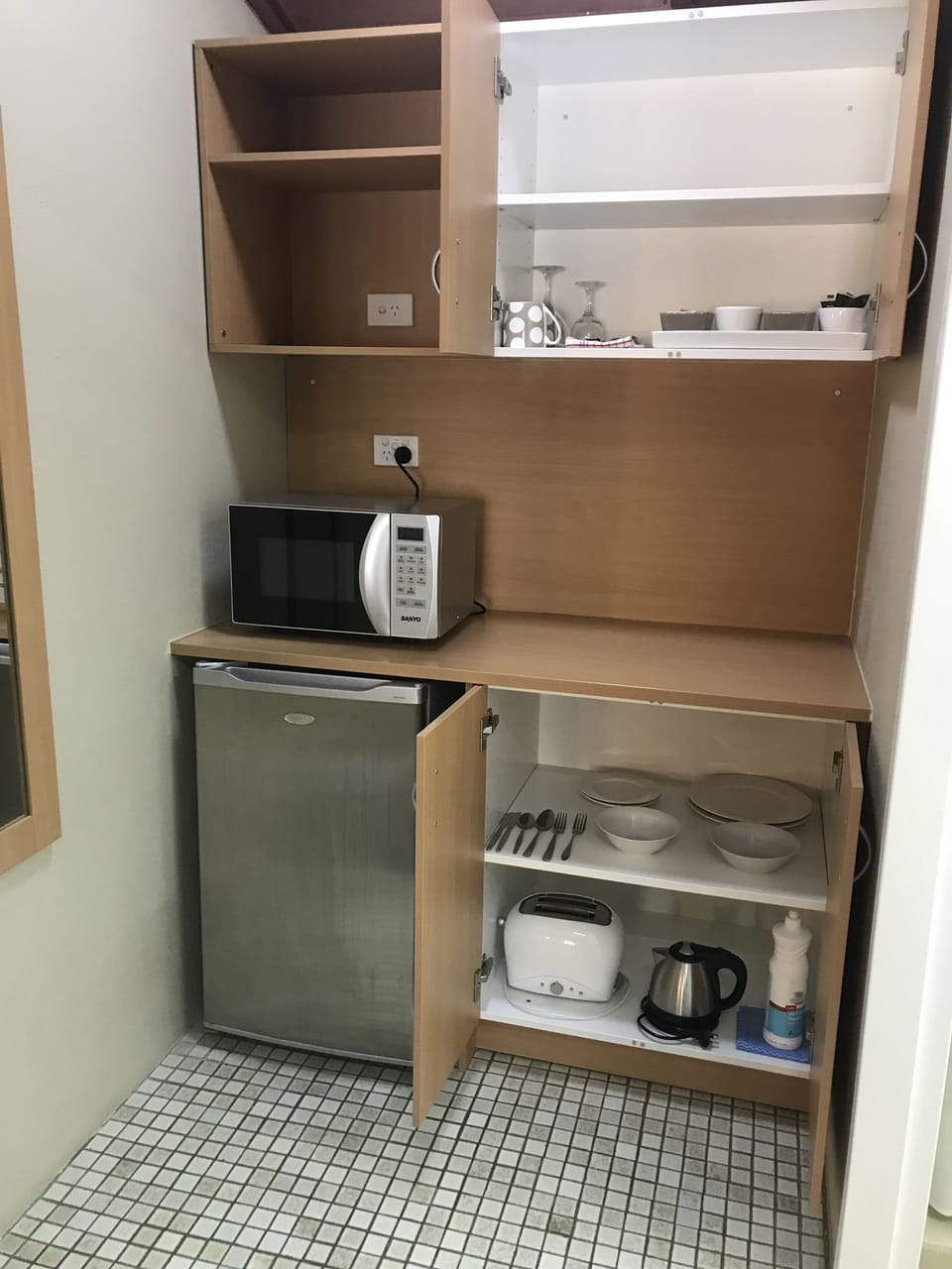 Queen Superior Room | Private kitchenette | Coffee/tea maker, fridge, microwave, electric kettle