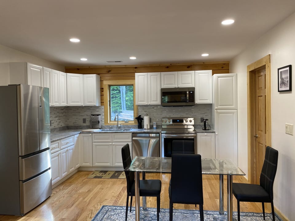 Guest suite kitchen 