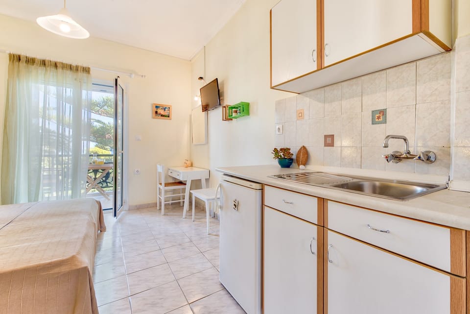 Studio | In-room safe, soundproofing, iron/ironing board, free cribs/infant beds