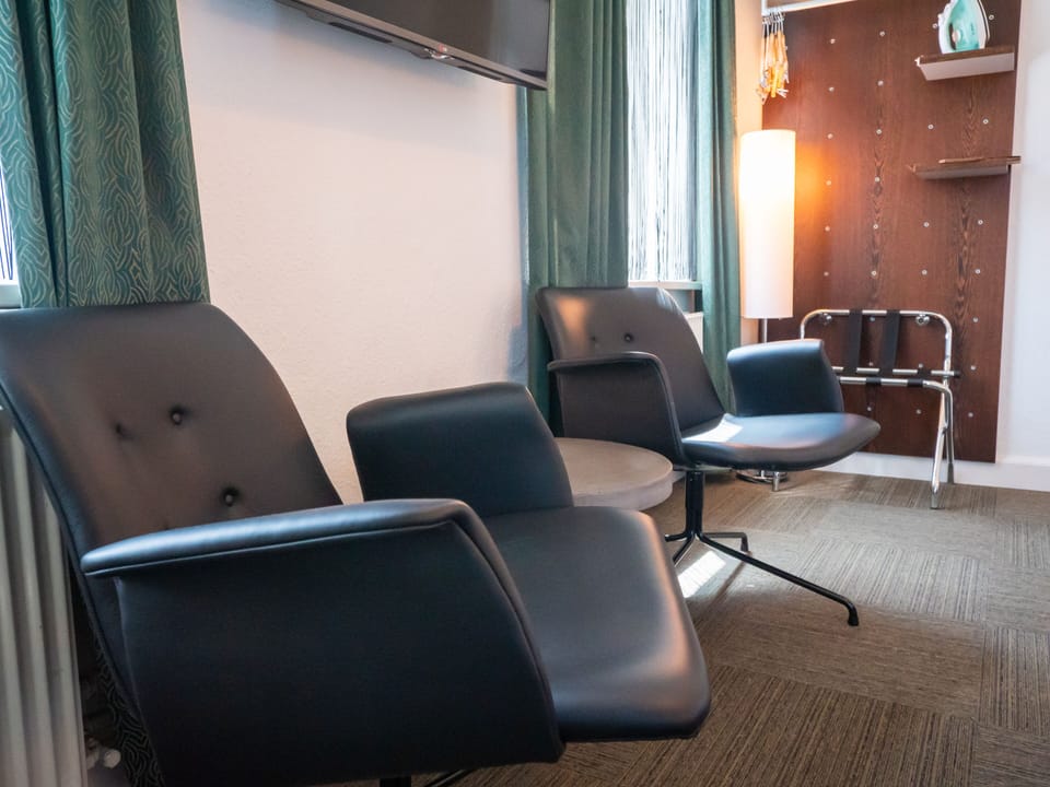 Superior Room, 1 King Bed | Desk, iron/ironing board, free WiFi, bed sheets