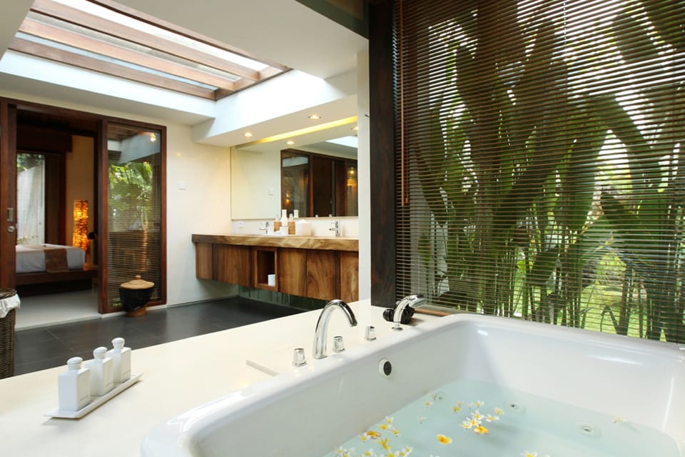 Suite, 1 Bedroom | Bathroom | Separate tub and shower, free toiletries, hair dryer, bathrobes