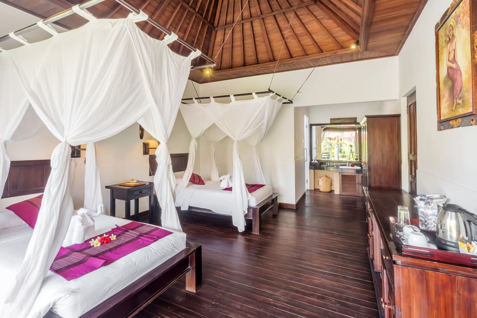 Deluxe Room, Garden View | Room amenity