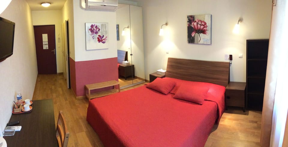 Standard Double Room, Garden View | Pillowtop beds, desk, blackout drapes, soundproofing