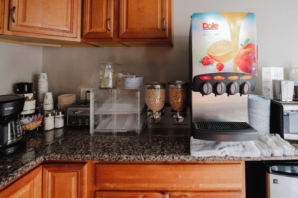 Free daily continental breakfast