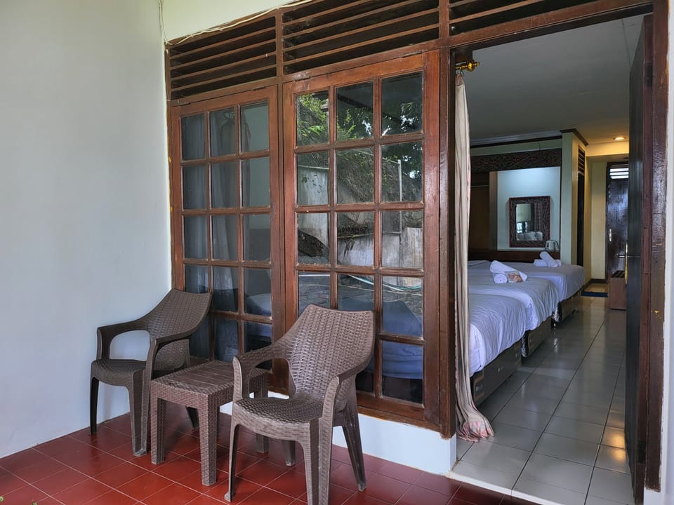 Family Room, Multiple Beds, Private Bathroom, Lake View | Terrace/patio