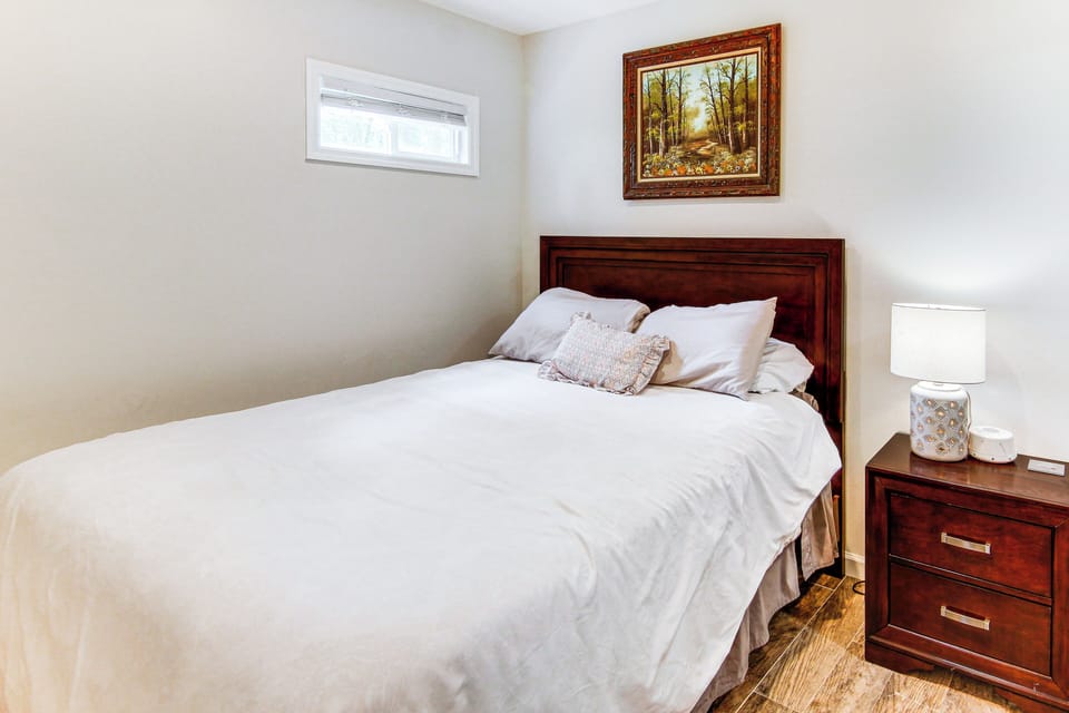 Bedroom 1 | Queen Bed | Linens Provided