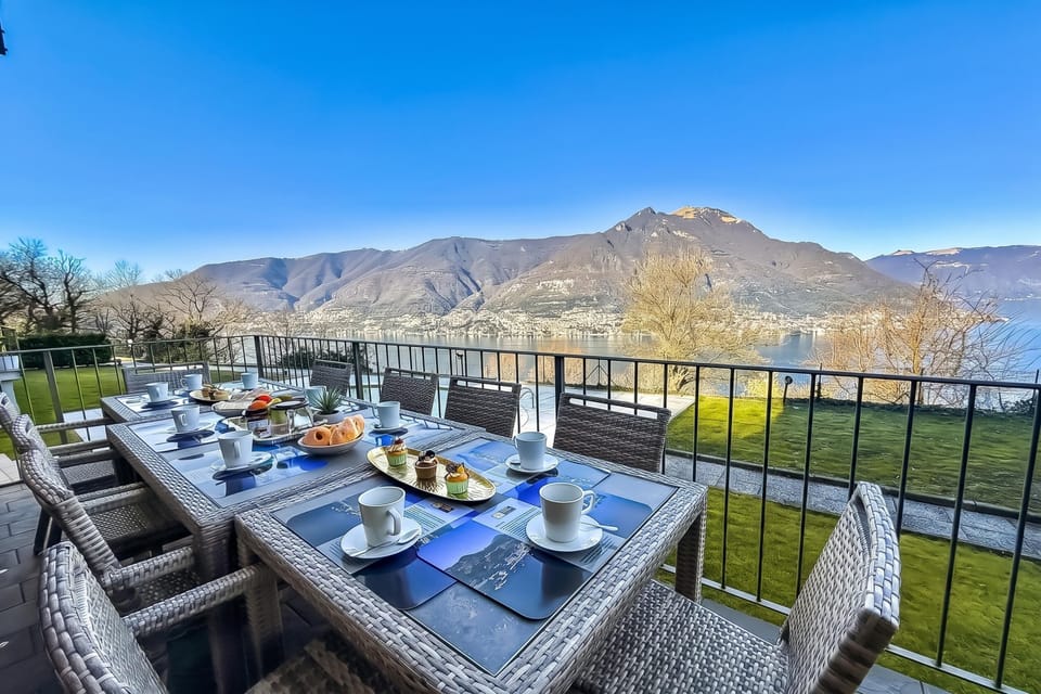 Family Apartment, 5 Bedrooms, Microwave, Mountainside (Casa Tulipano Grande) | Outdoor dining