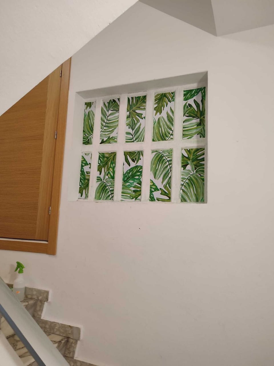 Handrails in stairways