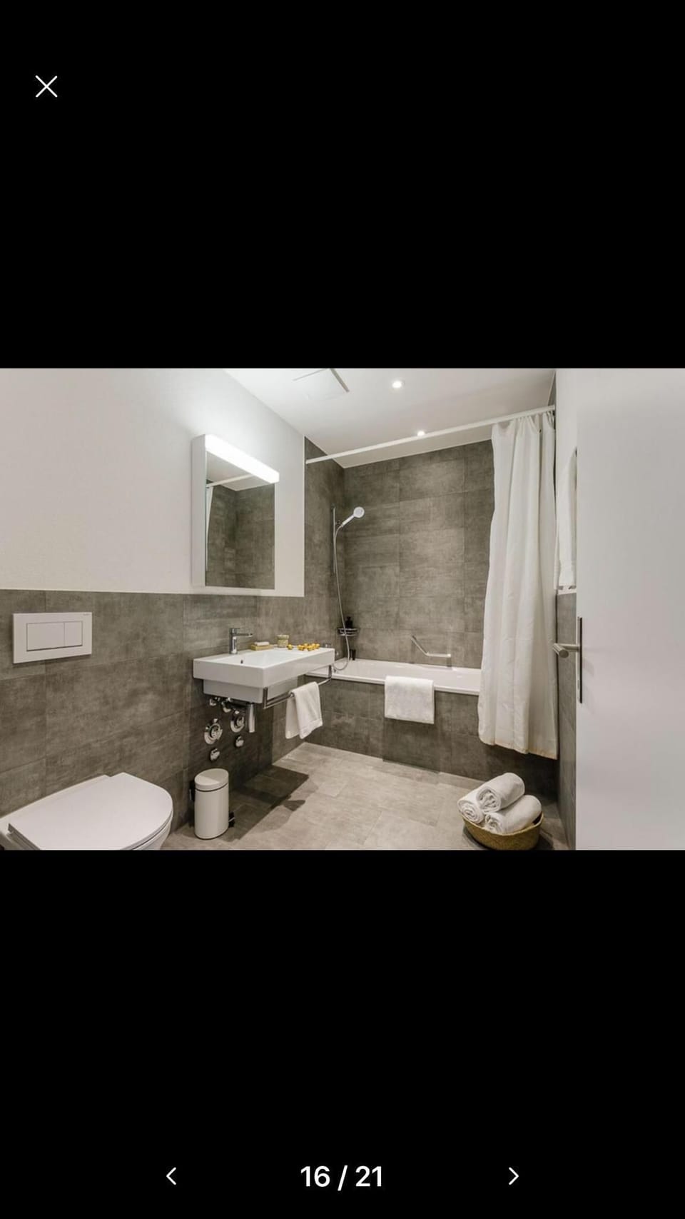 Deluxe Double Room | Bathroom | Shower, hair dryer, towels