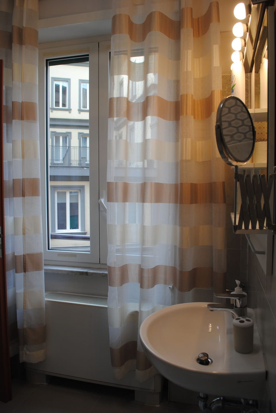 Double Room | Bathroom | Shower, hair dryer, bidet, towels