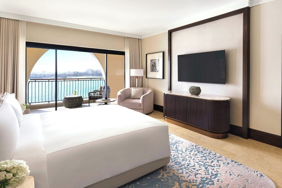 Egyptian cotton sheets, premium bedding, down comforters, minibar