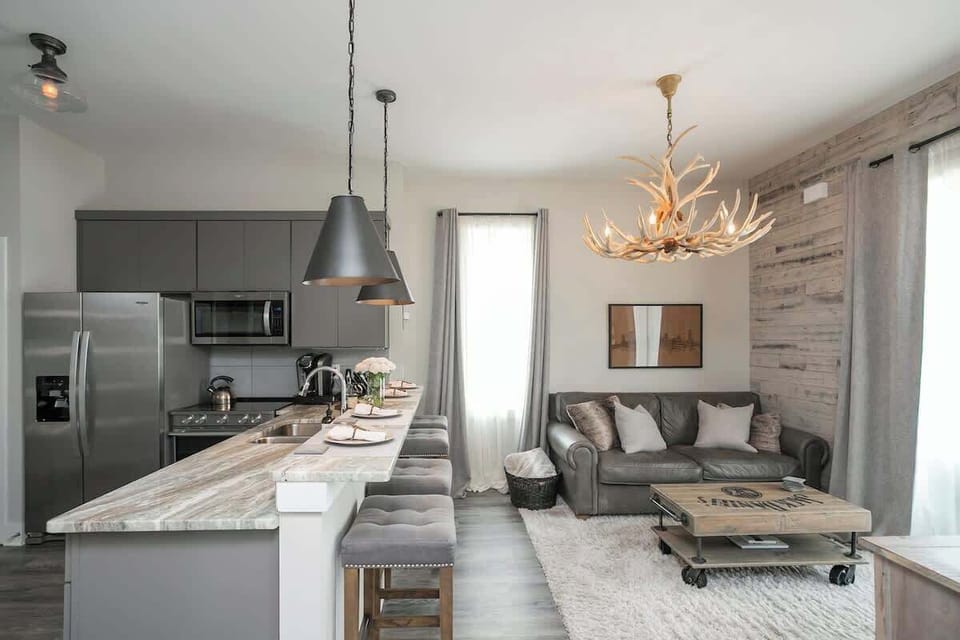 Natural light to make the space feel fresh and rejuvenated